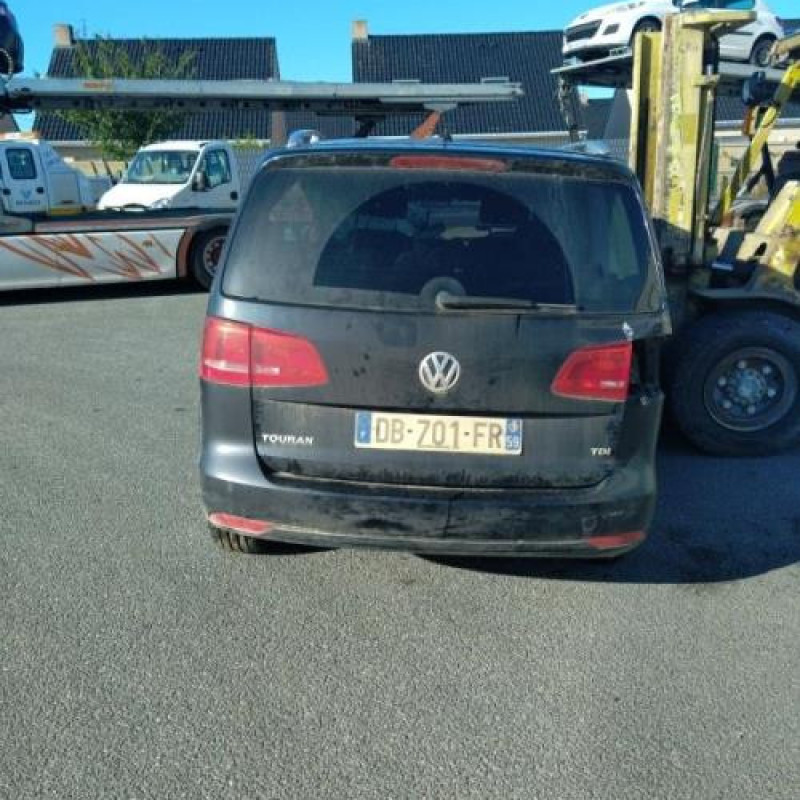 Feu arriere secondaire gauche (feux) VOLKSWAGEN TOURAN 2 Photo n°9