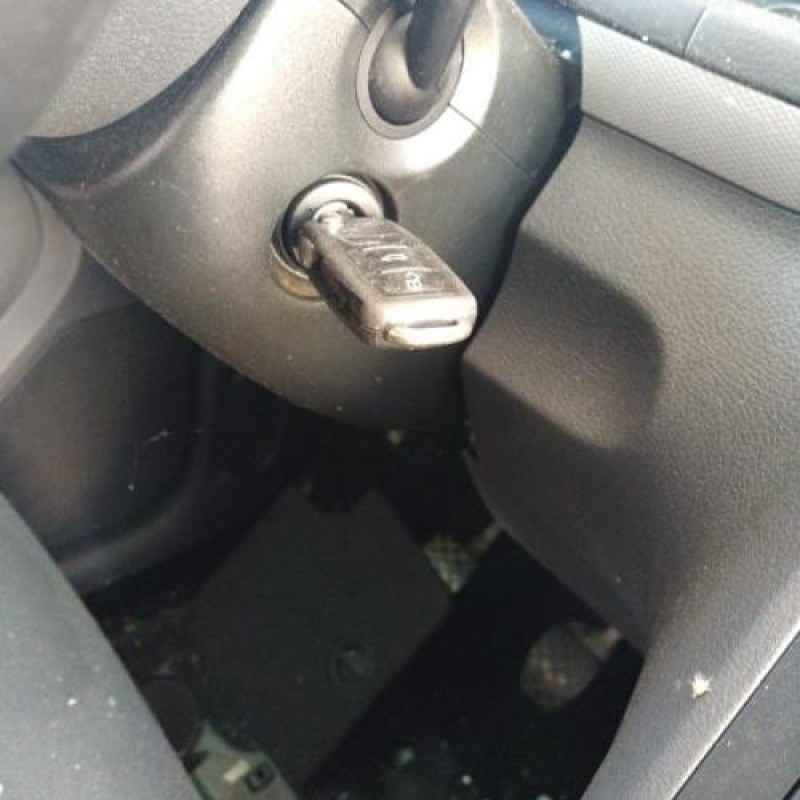Feu arriere secondaire gauche (feux) VOLKSWAGEN TOURAN 2 Photo n°17