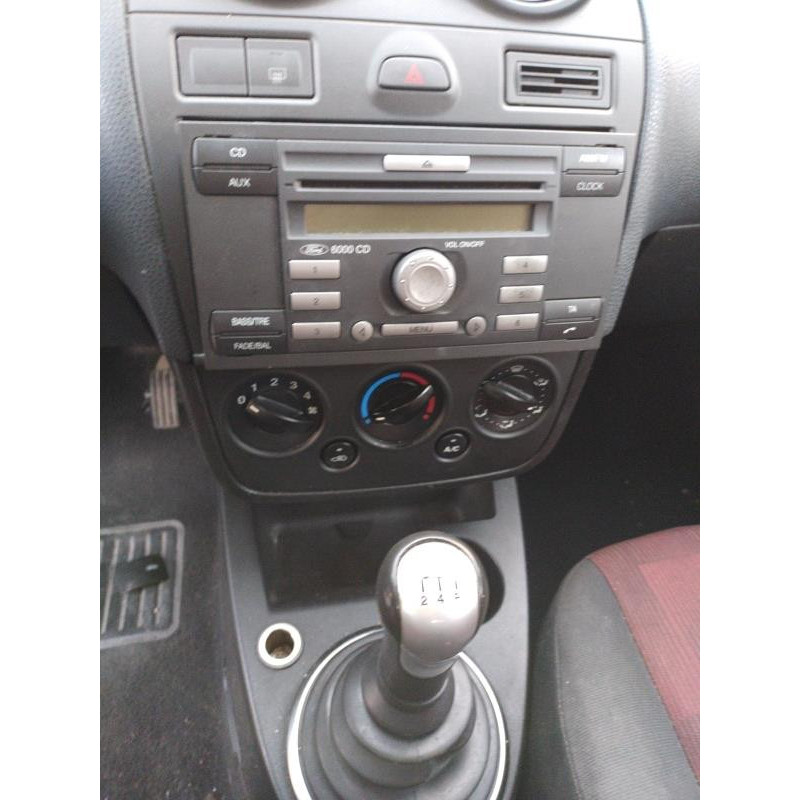 Plage arriere FORD FIESTA 5 Photo n°9