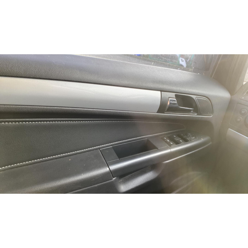 Pare choc arriere OPEL ZAFIRA B Photo n°9