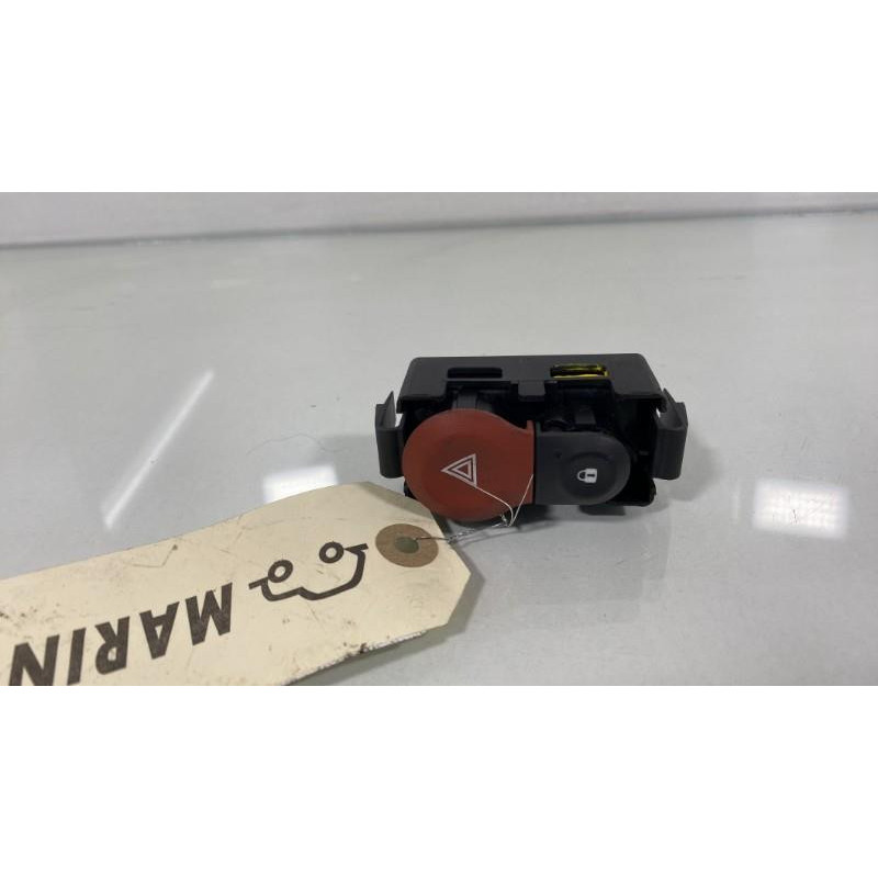 Bouton de warning RENAULT KANGOO 2 Photo n°3