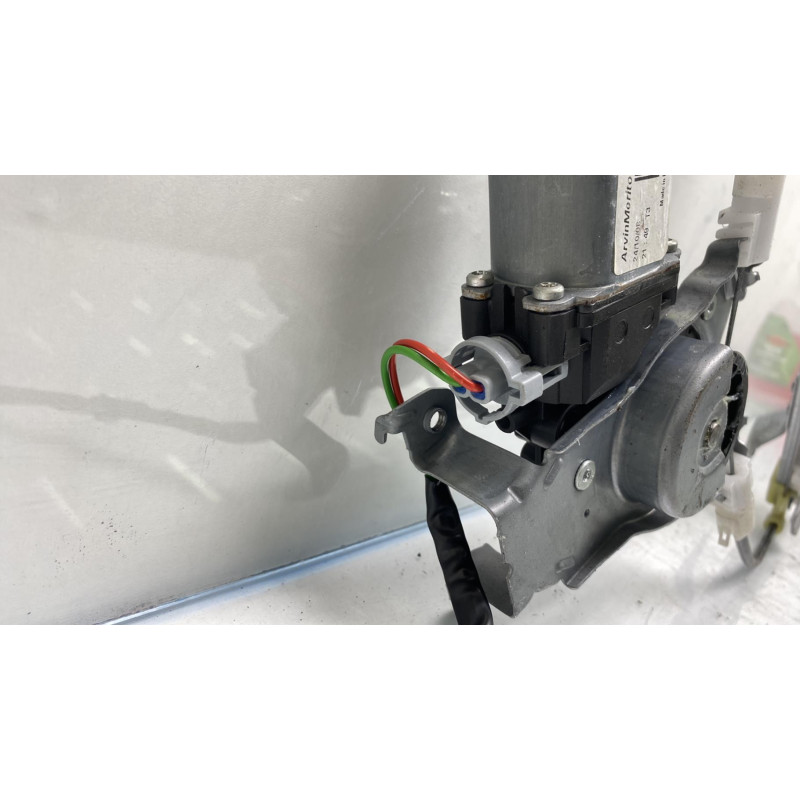 Leve vitre electrique arriere gauche NISSAN QASHQAI 1 Photo n°6