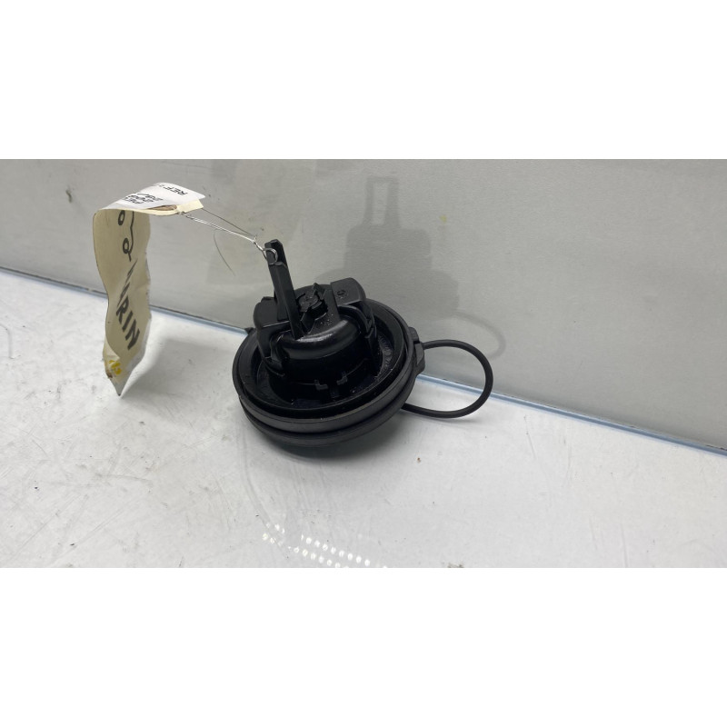 Bouchon de carburant PEUGEOT 208 2 Photo n°1