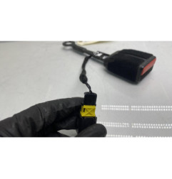Attache ceinture avant gauche PEUGEOT 208 2