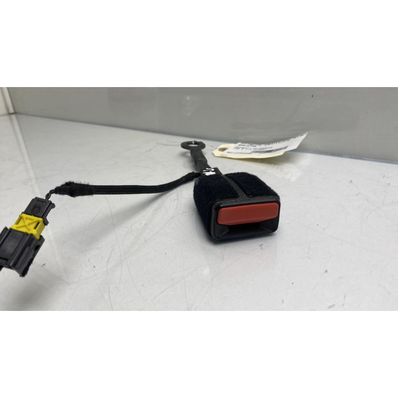 Attache ceinture avant gauche PEUGEOT 208 2 Photo n°4