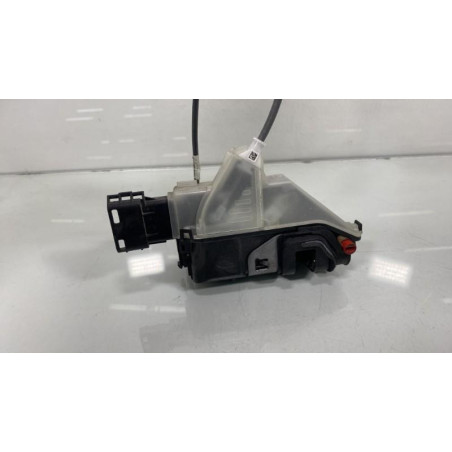 Serrure arriere droit PEUGEOT 208 2