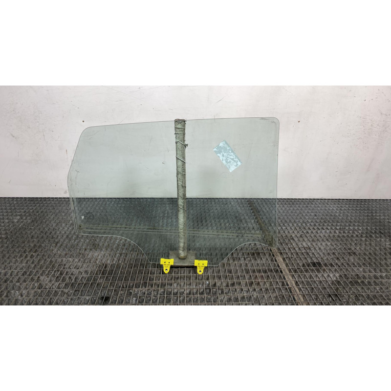 Vitre arriere gauche NISSAN QASHQAI 1 Photo n°4