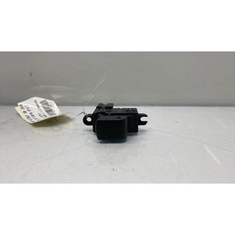 Interrupteur de leve vitre arriere droit NISSAN QASHQAI 1 Photo n°1