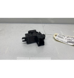 Interrupteur de leve vitre arriere droit NISSAN QASHQAI 1