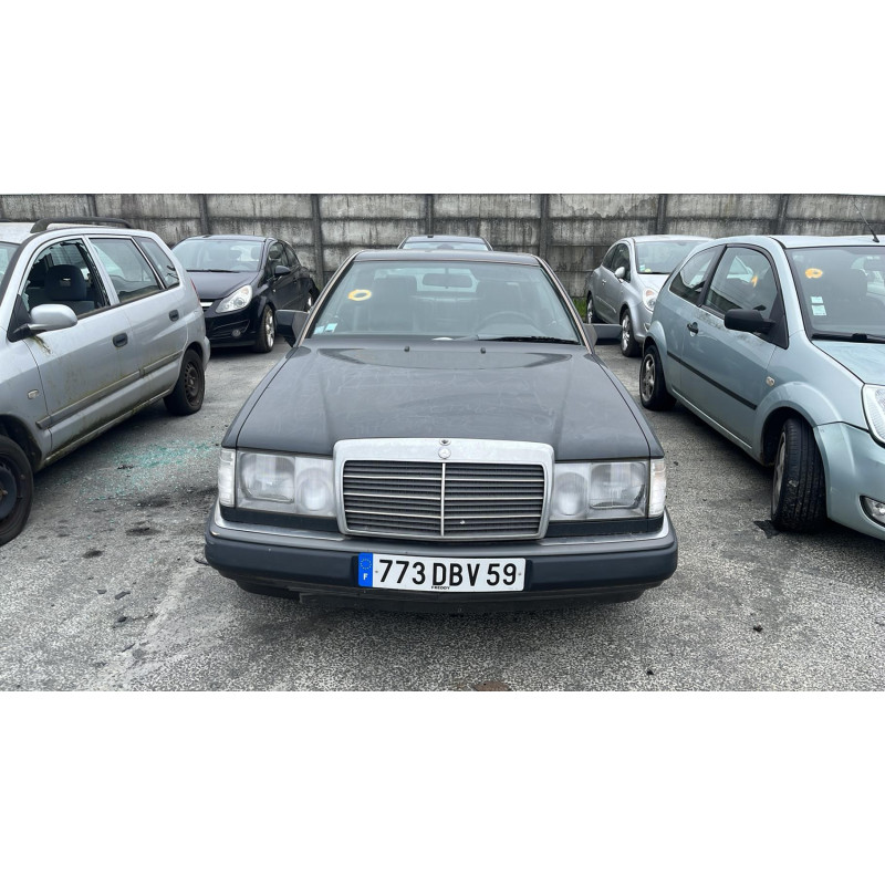 Custode arriere droit MERCEDES 300 C124 Photo n°10