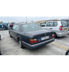 Custode arriere droit MERCEDES 300 C124