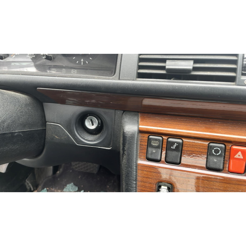 Custode arriere droit MERCEDES 300 C124 Photo n°17