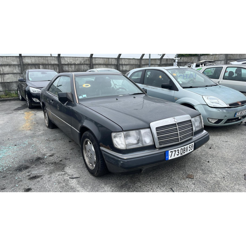 Custode arriere gauche MERCEDES 300 C124 Photo n°11