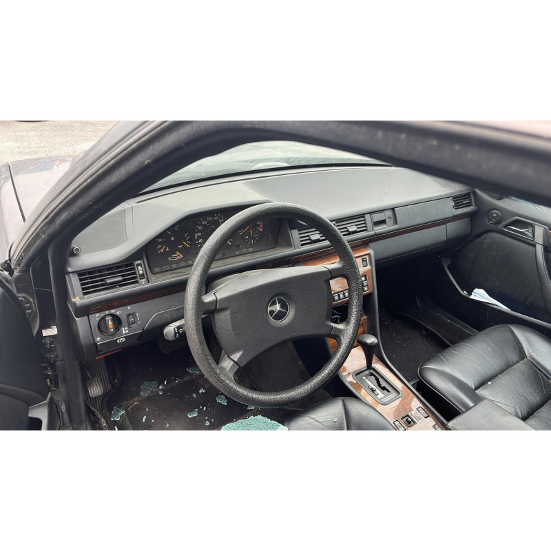 Custode arriere gauche MERCEDES 300 C124 Photo n°12