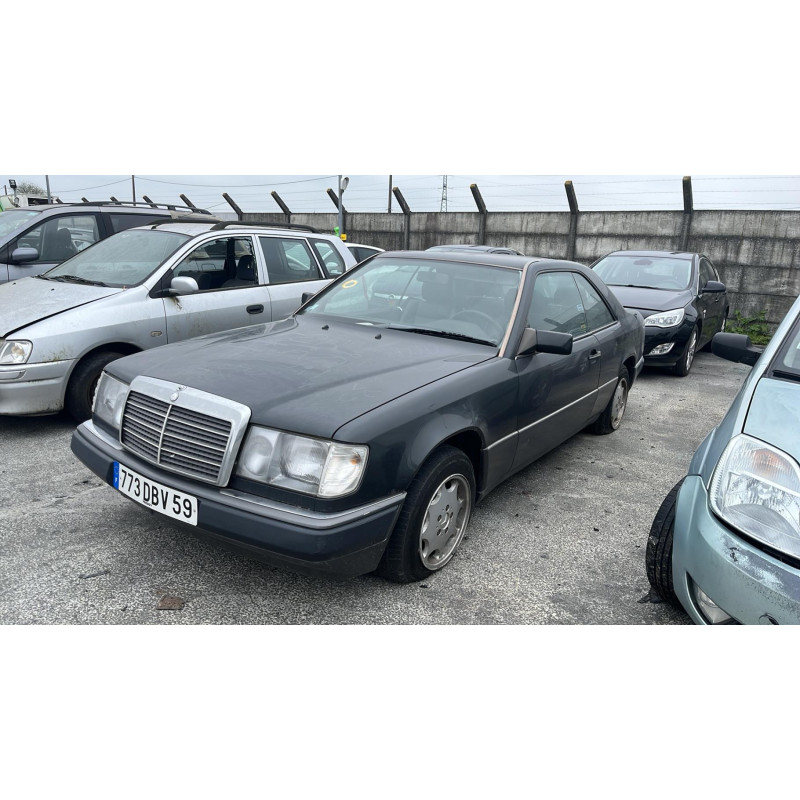 Custode arriere gauche MERCEDES 300 C124 Photo n°19