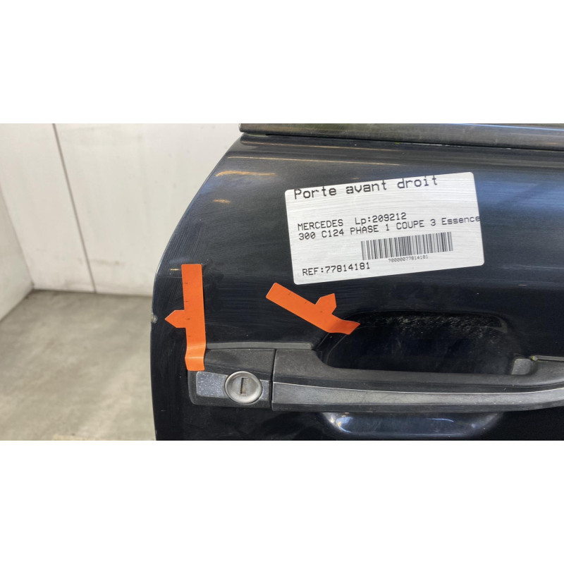Porte avant droit MERCEDES 300 C124 Photo n°6