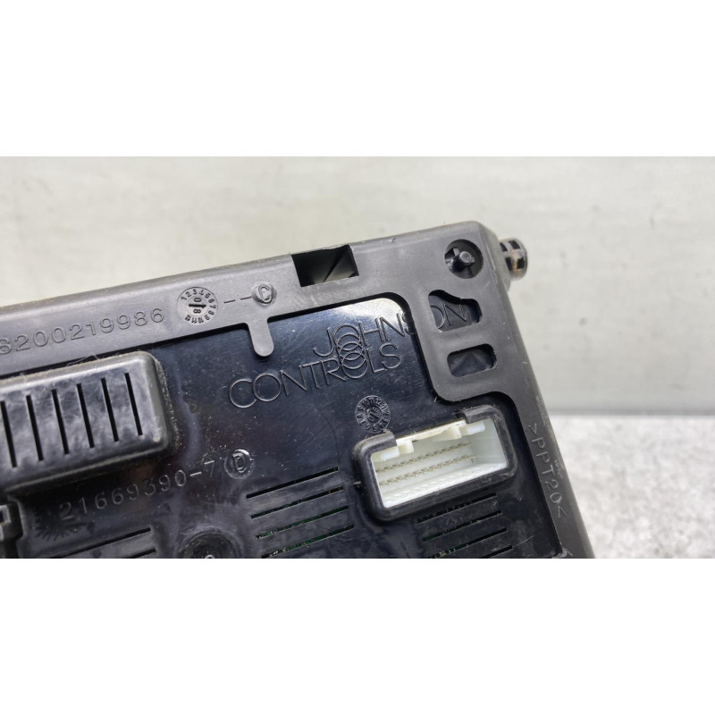 Boitier UCH RENAULT MODUS Photo n°4