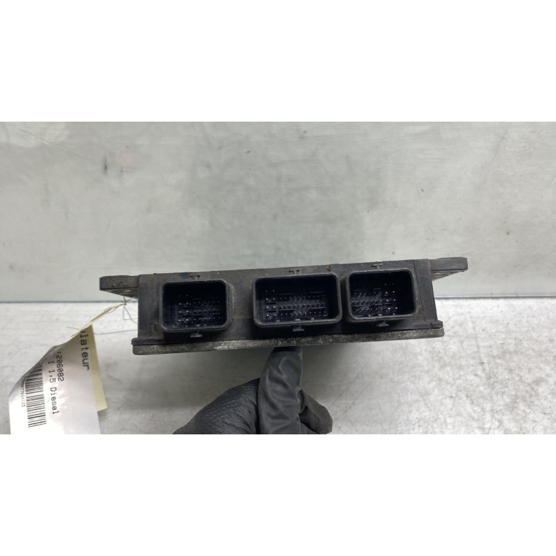 Calculateur moteur RENAULT CLIO 3 Photo n°4