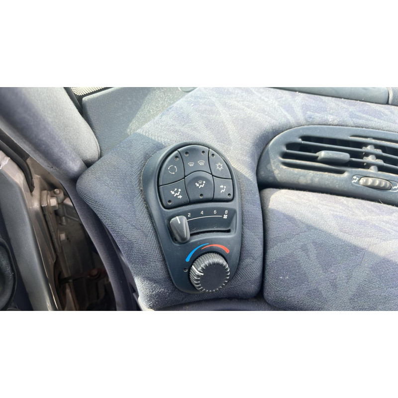 Poignee porte avant gauche RENAULT ESPACE 3 Photo n°10