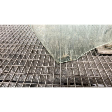 Vitre arriere droit VOLKSWAGEN PASSAT 5 Photo n°1