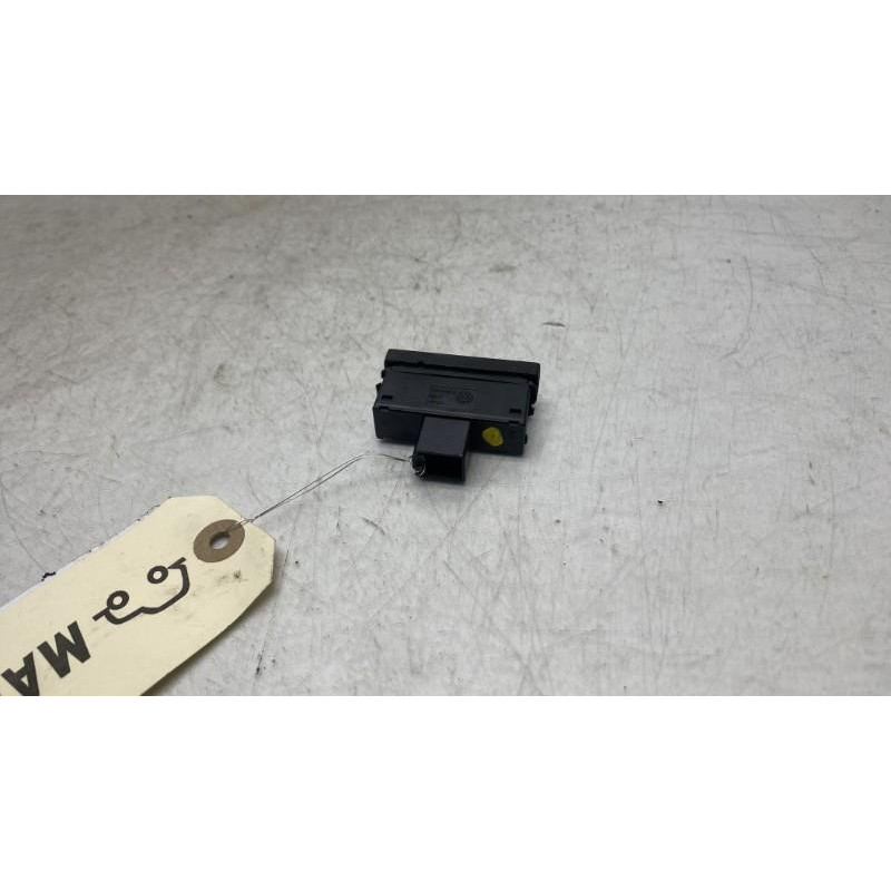 Bouton de warning VOLKSWAGEN PASSAT 5 Photo n°4