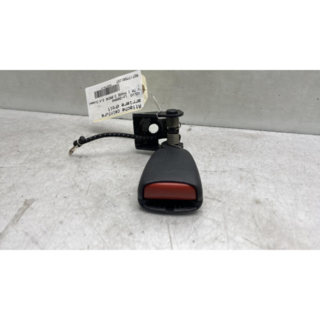 Attache ceinture arriere droit VOLVO V 70 1