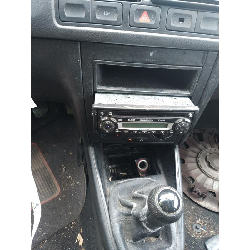 Poignee interieur avant droit VOLKSWAGEN GOLF 4 Photo n°16