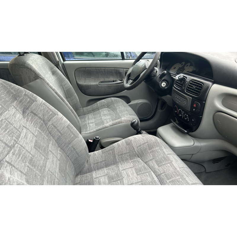 Compresseur clim RENAULT SCENIC 1 Photo n°14