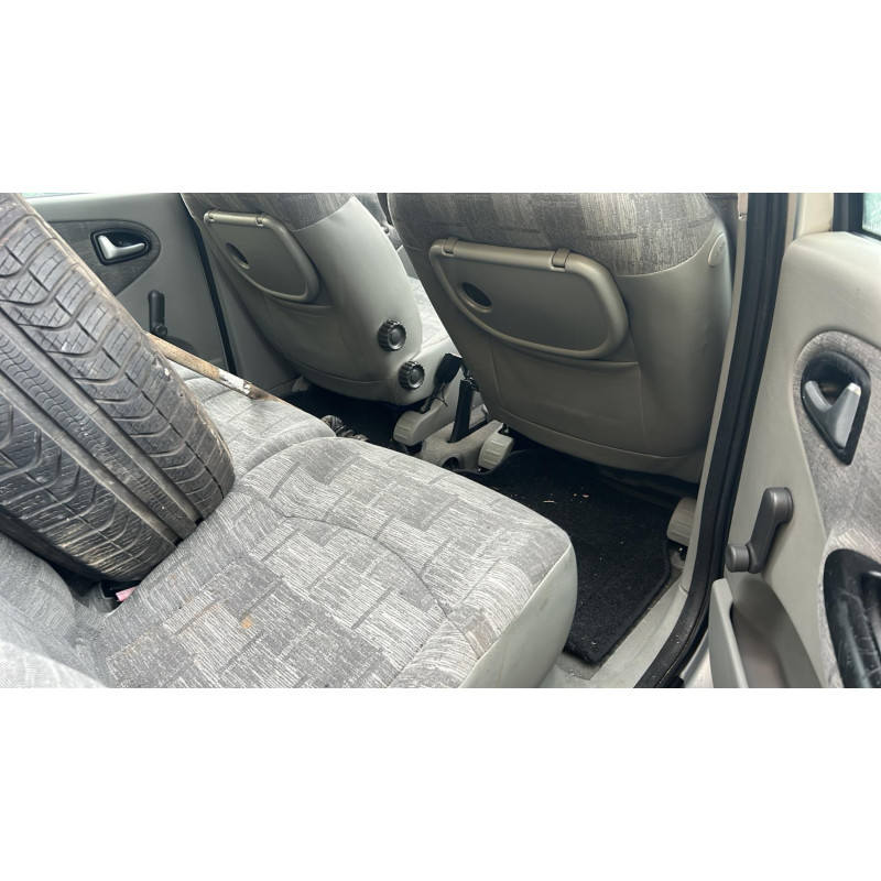 Compresseur clim RENAULT SCENIC 1 Photo n°16