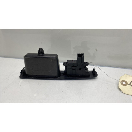 Interrupteur de leve vitre arriere gauche NISSAN QASHQAI 1