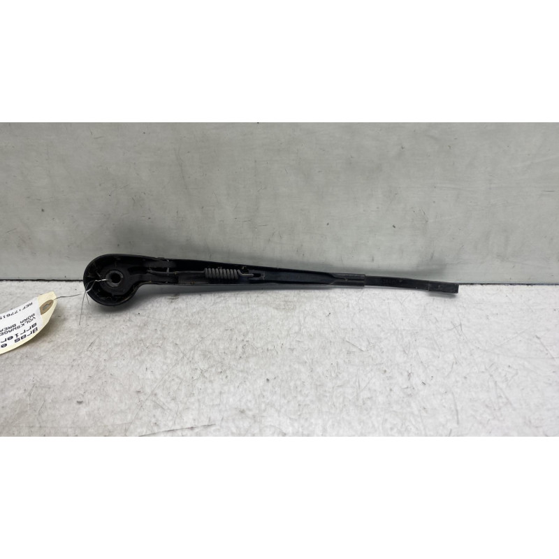 Bras essuie glace arriere VOLKSWAGEN BORA Photo n°3
