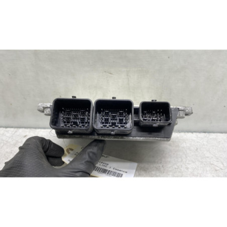 Calculateur moteur PEUGEOT 208 1