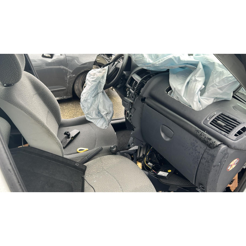Pare boue arriere gauche RENAULT CLIO 2 Photo n°5
