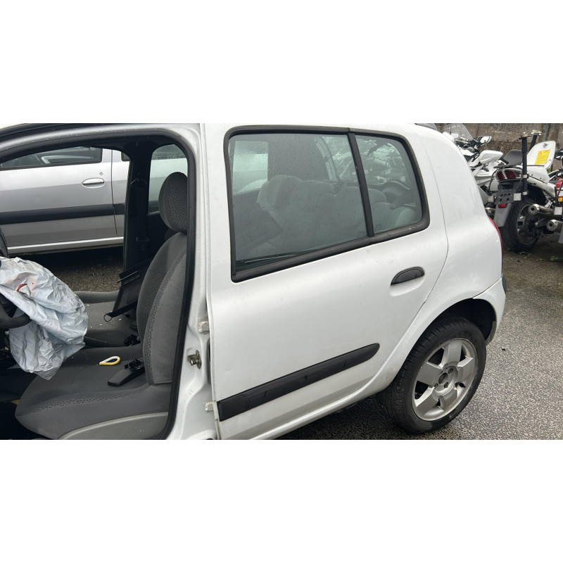 Pare boue arriere gauche RENAULT CLIO 2 Photo n°6