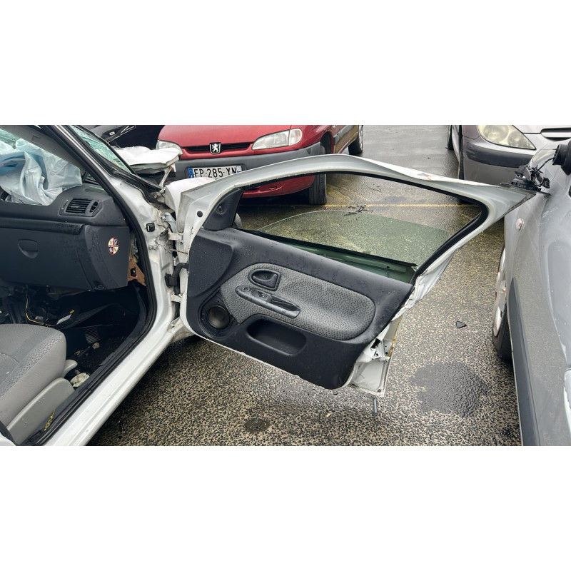 Pare boue arriere gauche RENAULT CLIO 2 Photo n°7