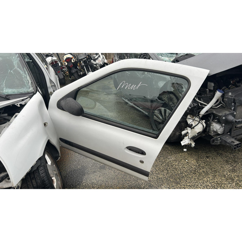 Pare boue arriere gauche RENAULT CLIO 2 Photo n°9