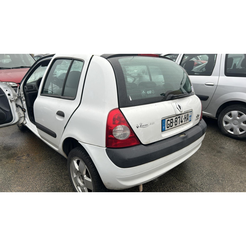 Pare boue arriere gauche RENAULT CLIO 2 Photo n°11