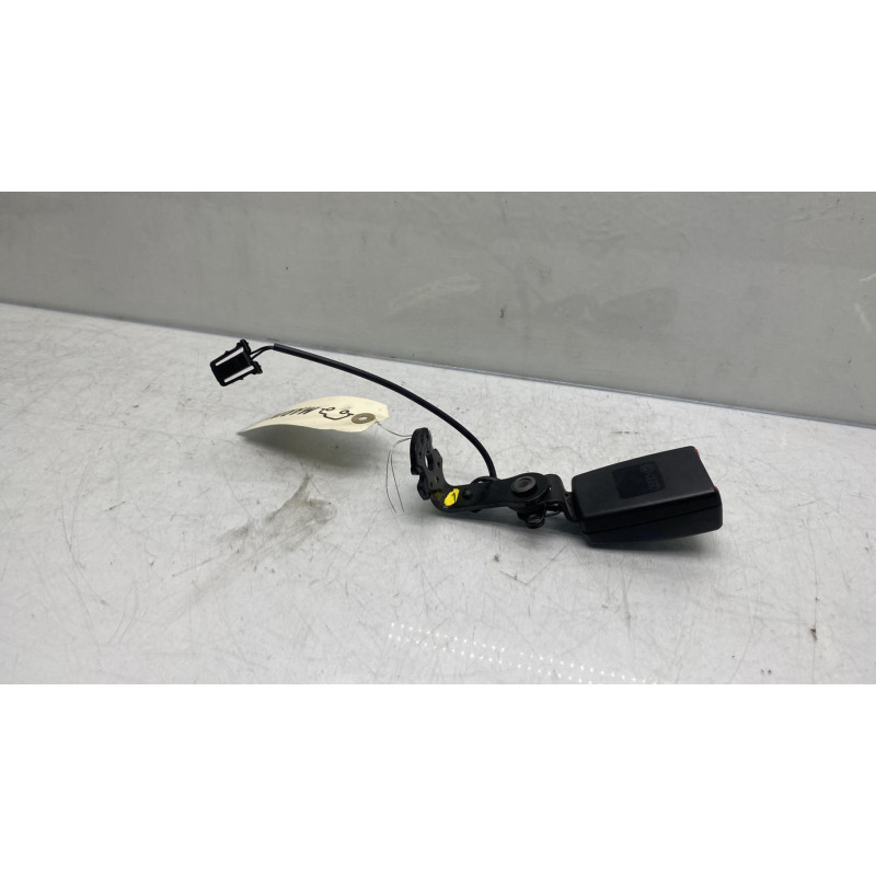 Attache ceinture arriere gauche AUDI A1 1 Photo n°2