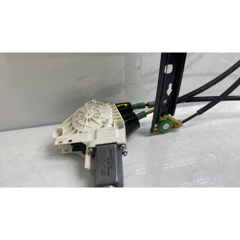 Leve vitre electrique avant droit AUDI A1 1 Photo n°2