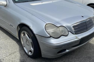 Feu arriere stop central MERCEDES CLASSE C 203