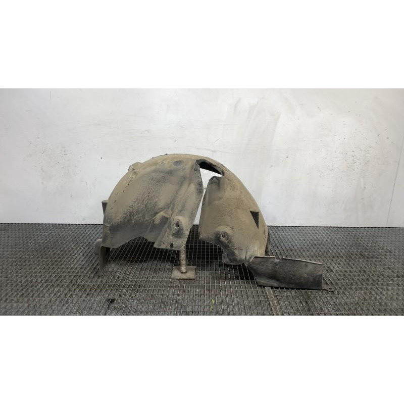 Pare boue arriere droit RENAULT CLIO 3 Photo n°3