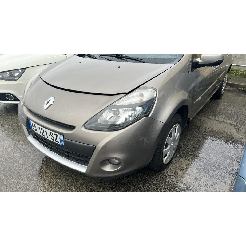 Pare boue arriere droit RENAULT CLIO 3 Photo n°11