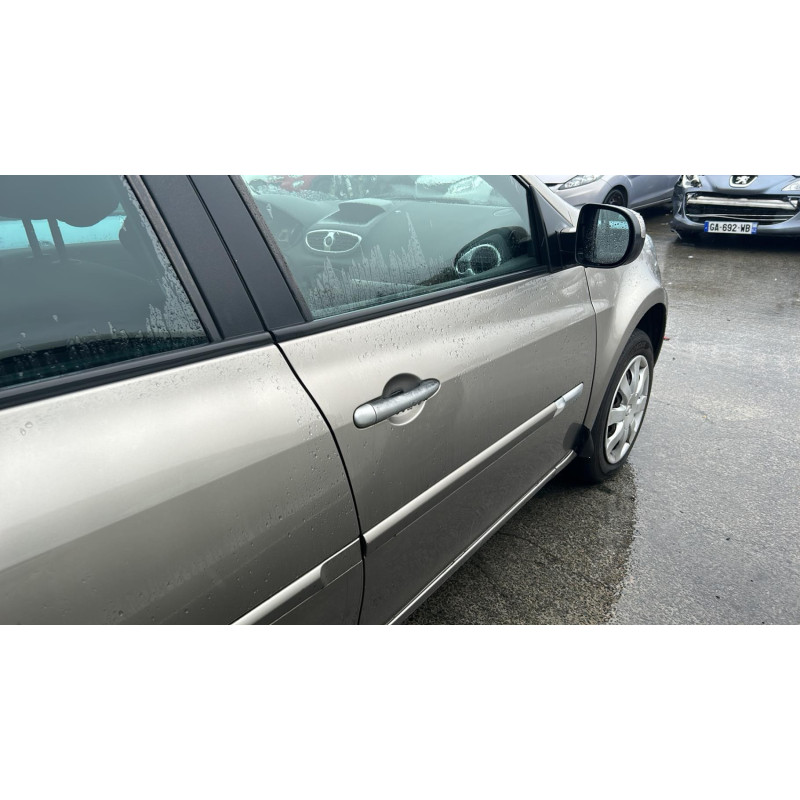 Pare boue arriere droit RENAULT CLIO 3 Photo n°17