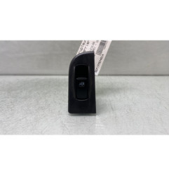 Interrupteur de leve vitre arriere droit HYUNDAI TRAJET Photo n°1