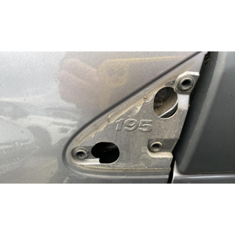 Poignee interieur arriere gauche RENAULT CLIO 3 Photo n°9