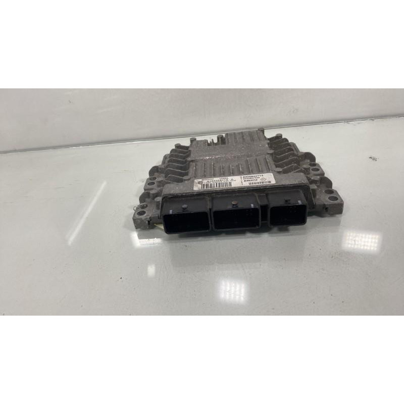 Calculateur moteur RENAULT CLIO 3 Photo n°3