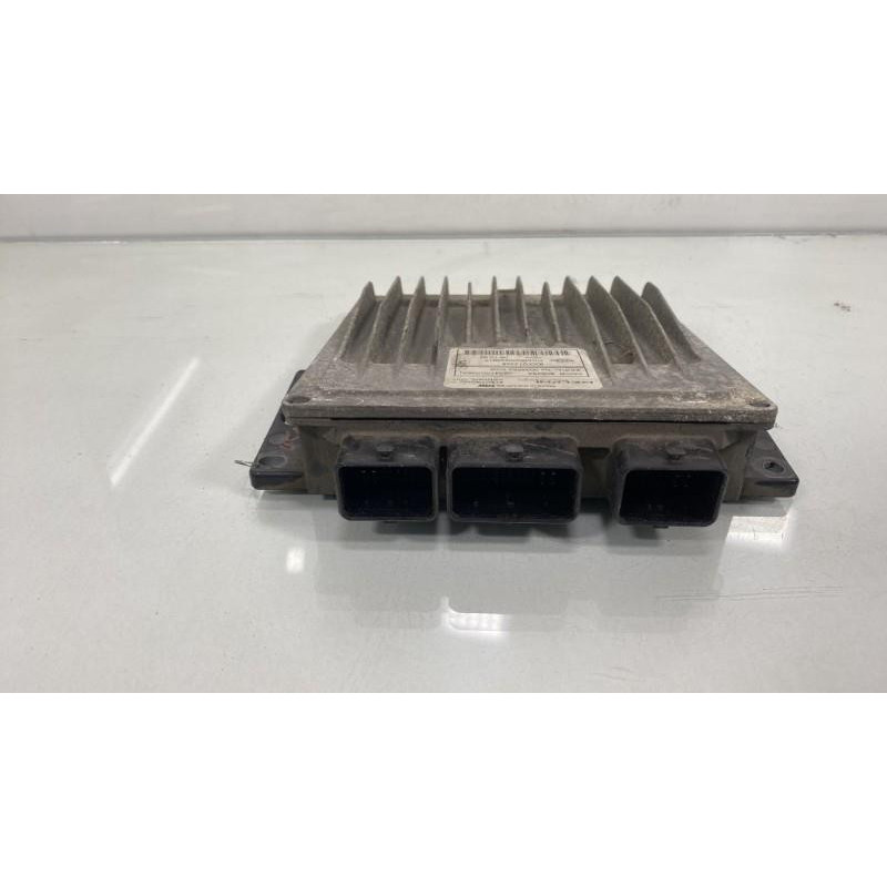 Calculateur moteur RENAULT CLIO 2 Photo n°1