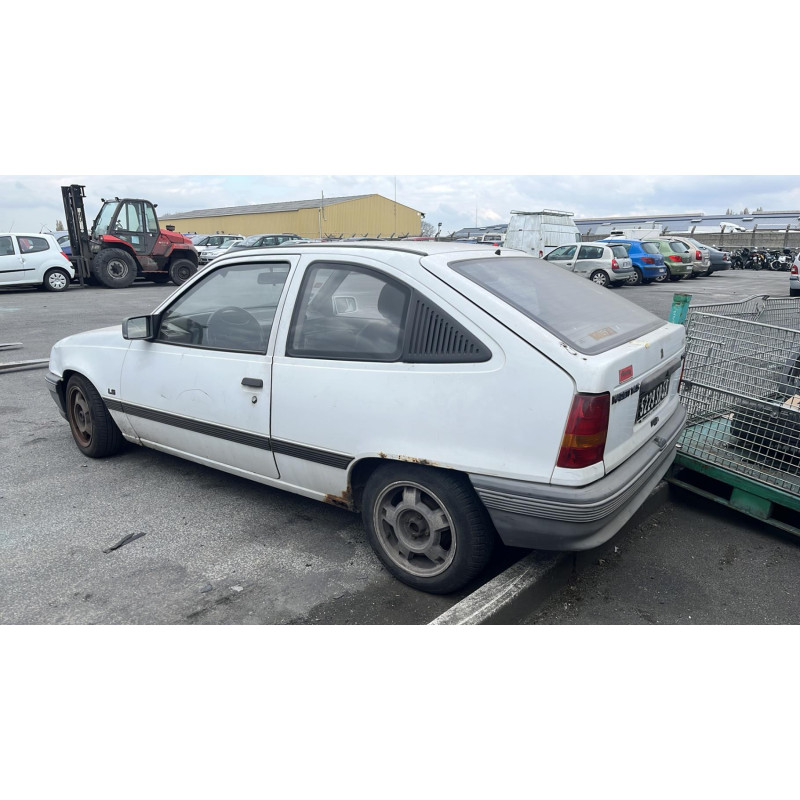 Aile avant droit OPEL KADETT E Photo n°8