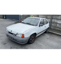 Pare choc arriere OPEL KADETT E