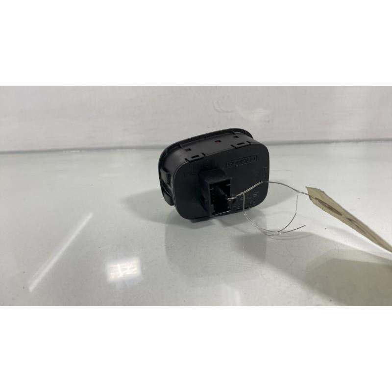 Bouton de warning CITROEN NEMO Photo n°2